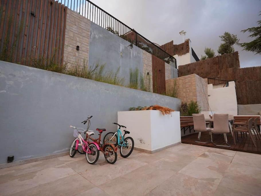 A+View Private Terrace Private Pool Family Fun Βίλα Μπαδαλόνα Εξωτερικό φωτογραφία