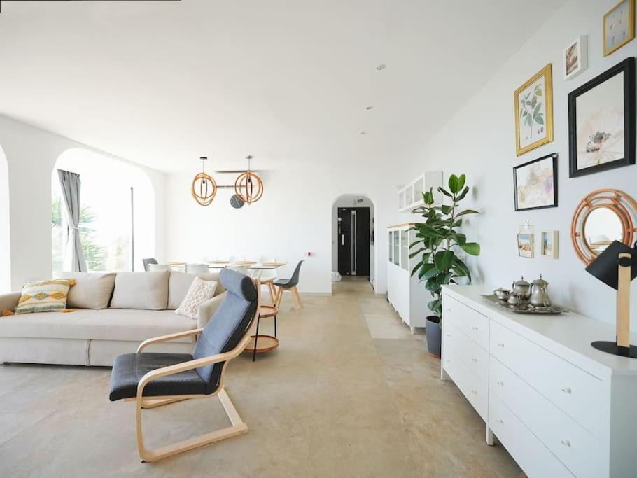 A+View Private Terrace Private Pool Family Fun Βίλα Μπαδαλόνα Εξωτερικό φωτογραφία